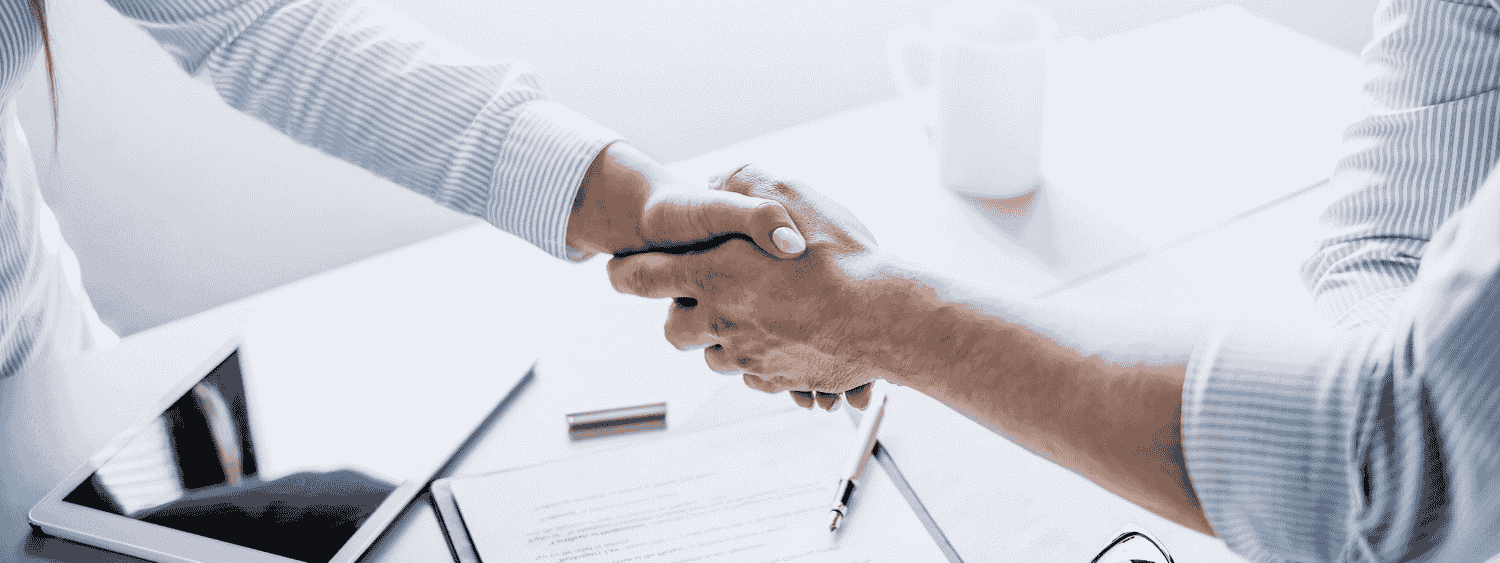 How Contracts Management Training Improves Risk Mitigation in Business Deals