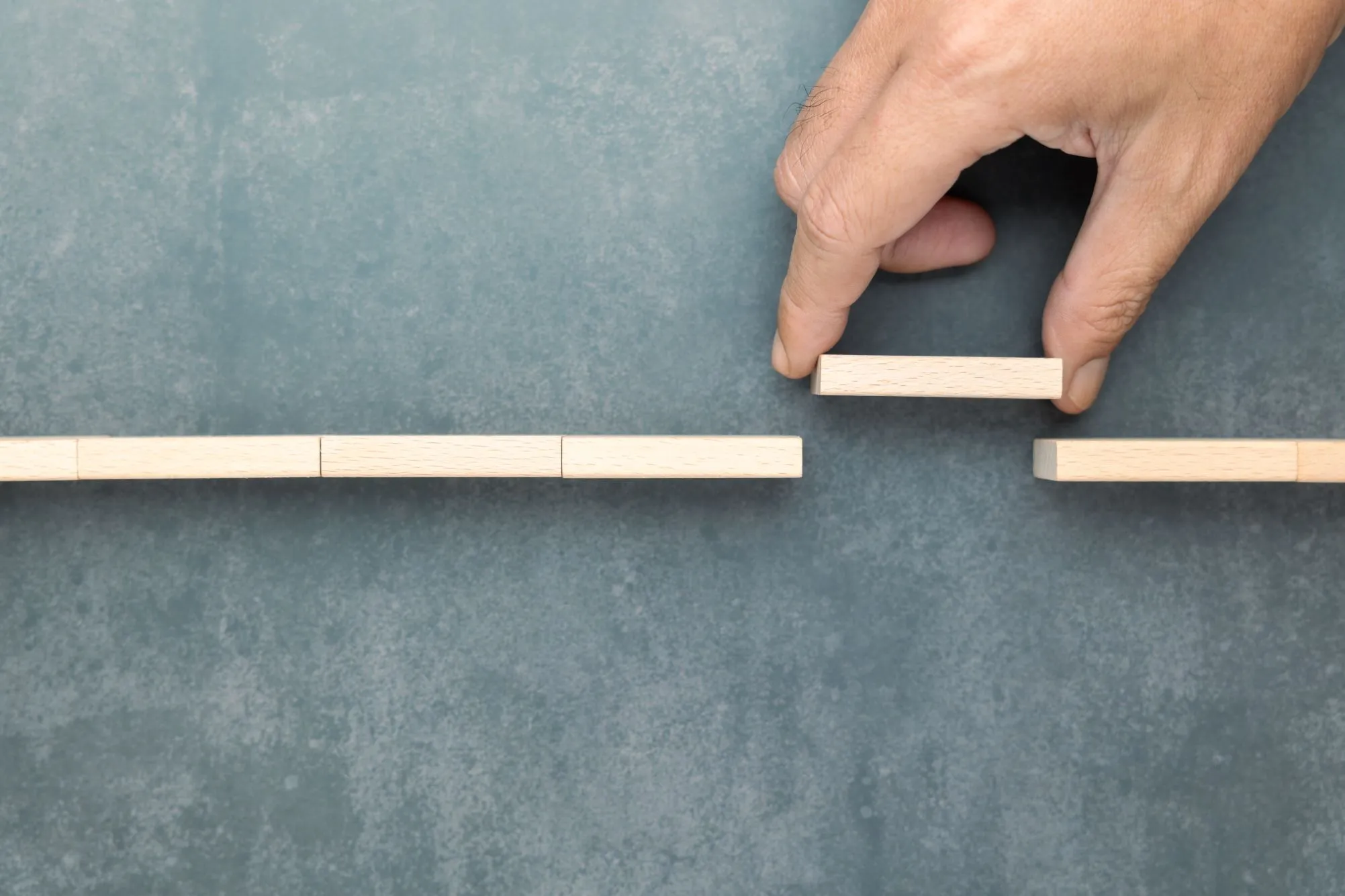 How Managers Can Overcome the Human-AI Leadership Gap